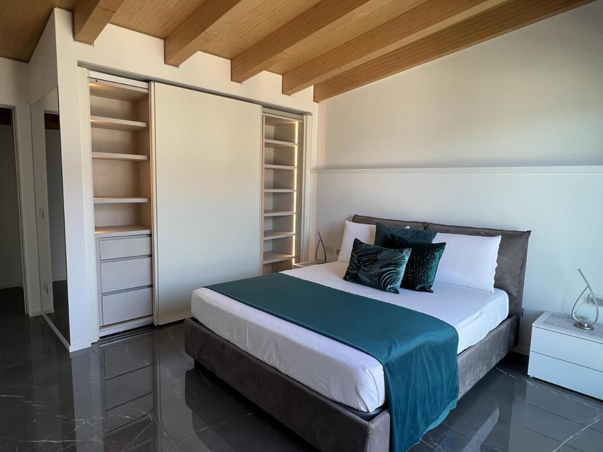 Luxury Lakefront Penthouse Lezzeno Dış mekan fotoğraf